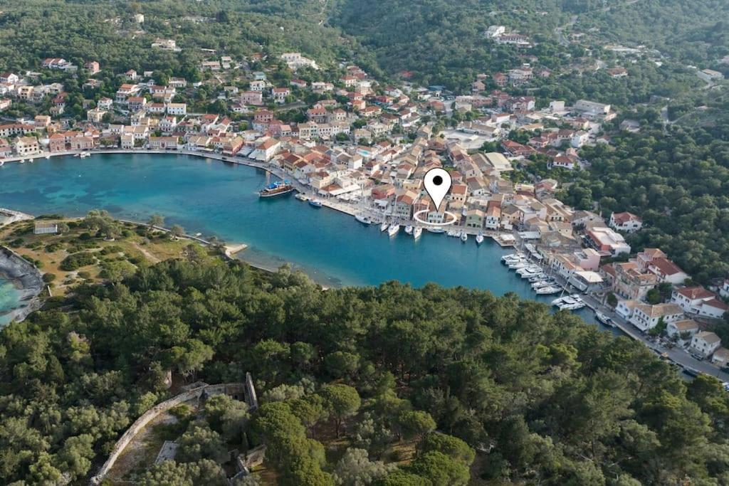 The Captain's Bridge * Gaios